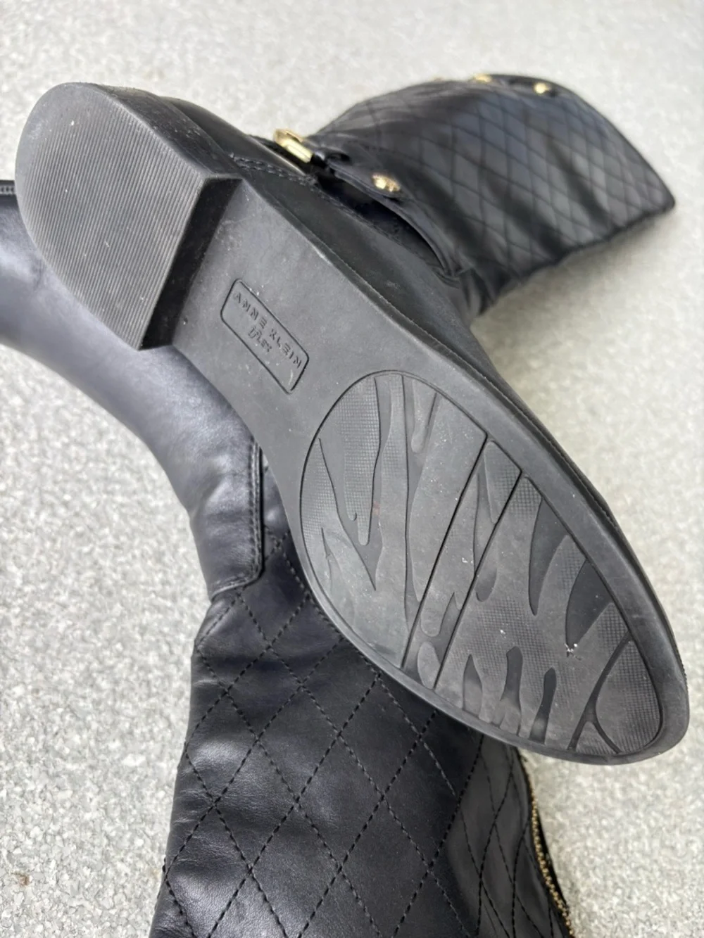 AK Anne Klein Klye quilted leather riding boots size 6